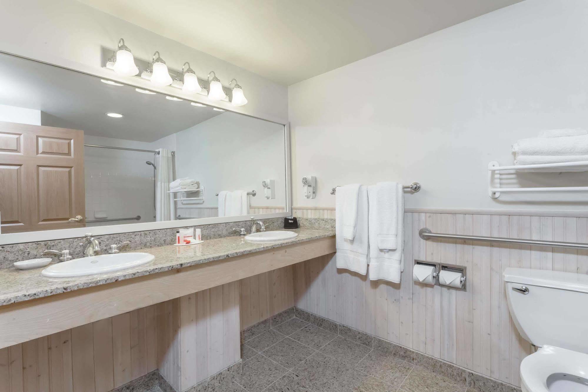 Ramada By Wyndham Rock Hill At Sullivan Center Luaran gambar