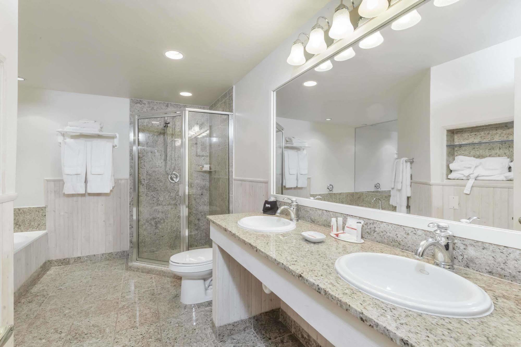 Ramada By Wyndham Rock Hill At Sullivan Center Luaran gambar